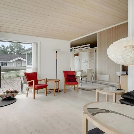 Semesterbostad Finn - 100m From The Sea By Interhome Mommark