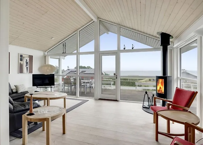 Holiday home Finn - 100m From The Sea By Interhome *