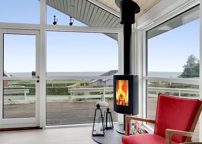 Holiday home Finn - 100m From The Sea By Interhome