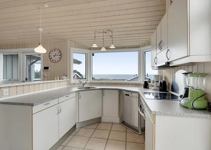 Holiday home Finn - 100m From The Sea By Interhome Mommark