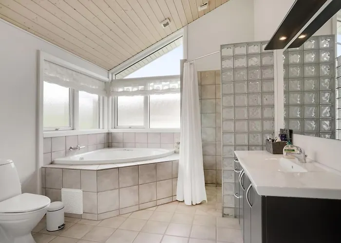 Holiday home Finn - 100m From The Sea By Interhome Mommark