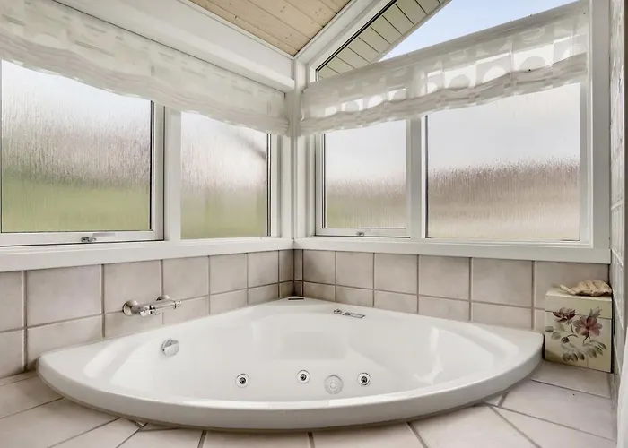 Holiday home Finn - 100m From The Sea By Interhome *